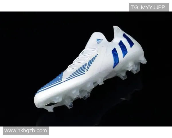 球星亲身示范黑色足球鞋潮流风尚 打造场上场下双重魅力 球星亲身示范黑色足球鞋潮流风尚 打造场上场下双重魅力