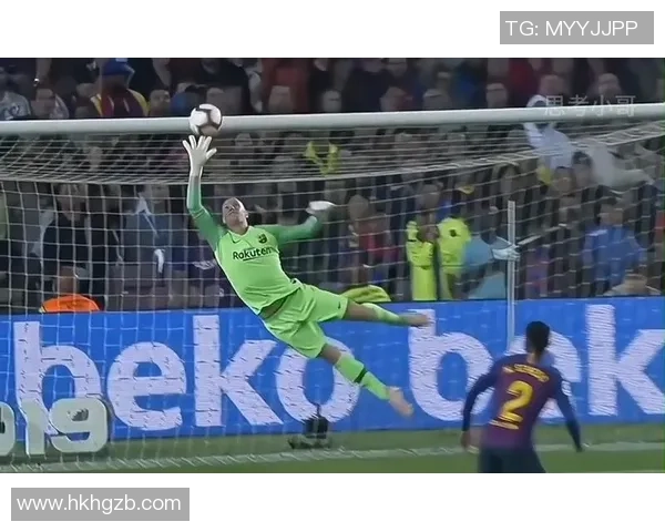 足球巨星化身门将演绎惊险扑救瞬间展现绿茵场别样风采