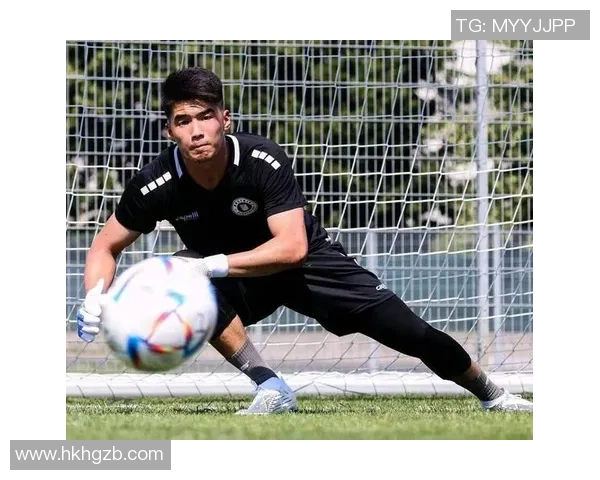 自卑却崭露头角的足球明星们如何克服内心困境走向辉煌